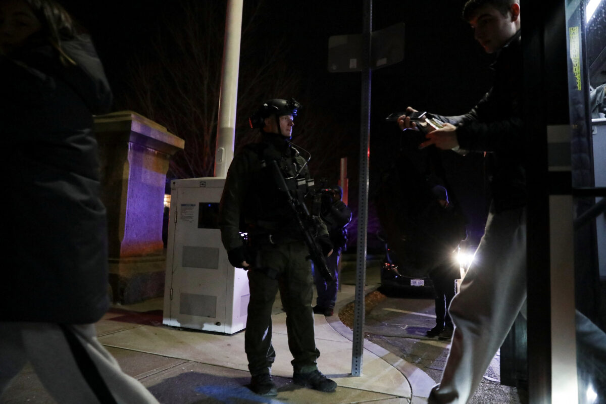 Νεκροί και τραυματίες από πυροβολισμούς στο Πανεπιστήμιο Μπράουν των ΗΠΑ