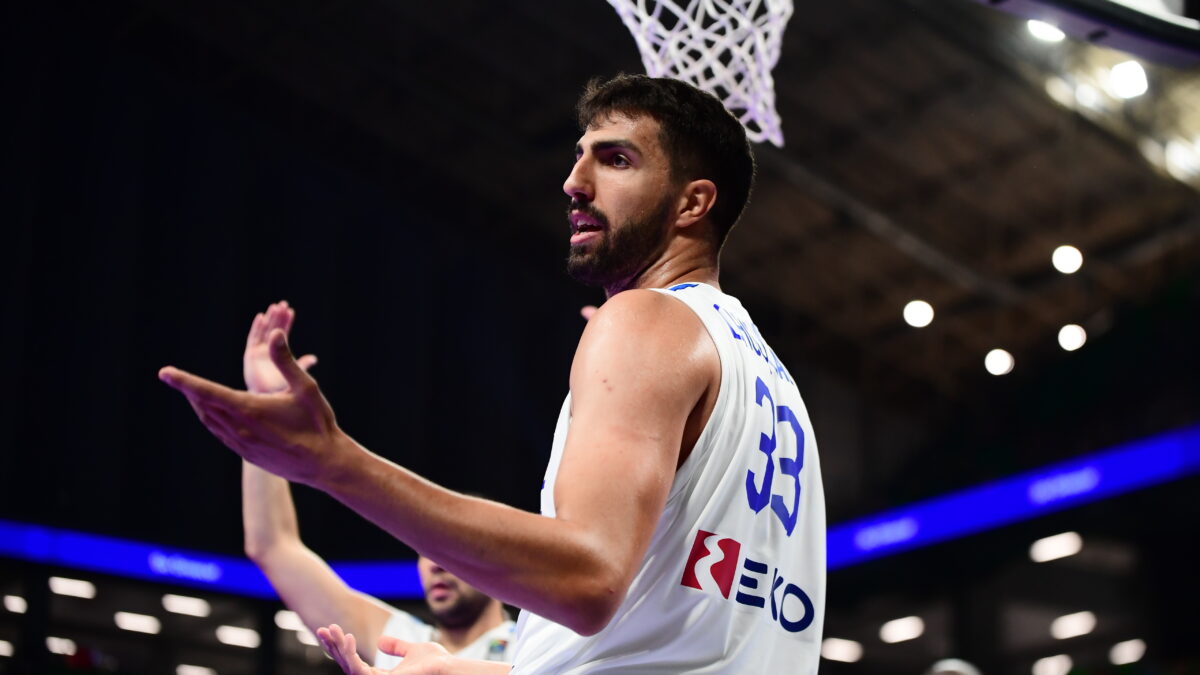 Νίκος Χουγκάζ