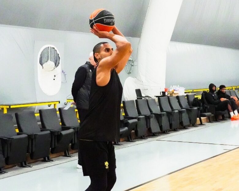 Ο Τζιάν Κλαβέλ τραυματίστηκε στην πρώτη του προπόνηση με την ΑΕΚ