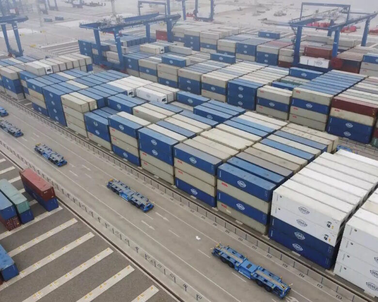 Τα πετρελαιοειδή «διασώζουν» το εμπορικό ισοζύγιο – Στάσιμες οι συνολικές εξαγωγές αγαθών