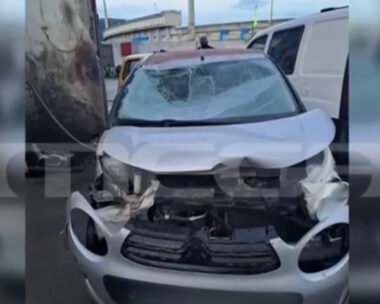 Το αυτοκίνητο που επέβαινε η Πηγή Δεεβετζή, μετά το τροχαίο