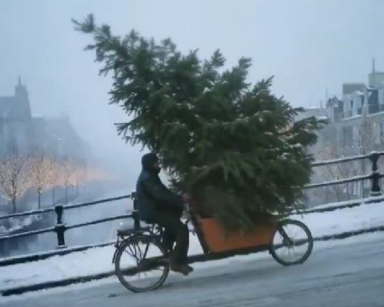 Η McDonald’s Ολλανδίας έκανε χριστουγεννιάτικη διαφήμιση με ΑΙ και δέχτηκε την κατακραυγή του κοινού