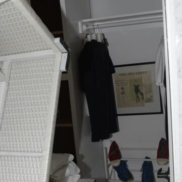 Το πρωτοσέλιδο σε ντουλάπα του Έπσταϊν