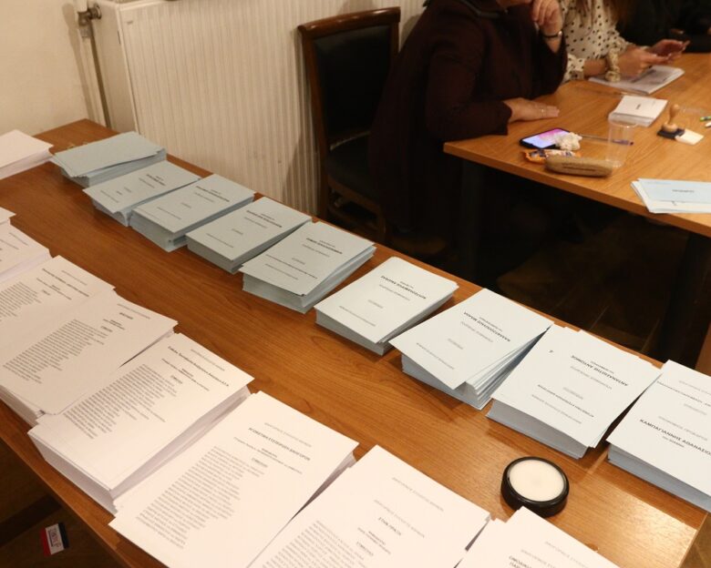 Εκλογές δικηγόρων: Ανοιχτές οι κάλπες μέχρι τις 19.00 σε Αθήνα, Πειραιά και Θεσσαλονίκη – Ποιοι βγήκαν από την πρώτη Κυριακή και ποιοι εξελέγησαν μονοκούκι