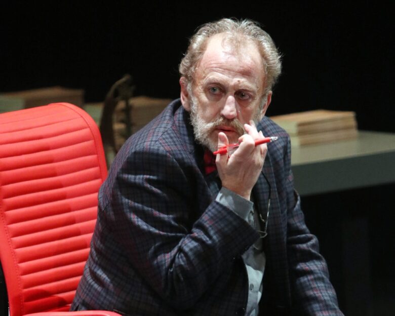 Ο Δημήτρης Πετρόπουλος