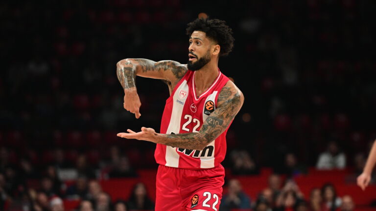 Ο Τάιλερ Ντόρσεϊ πανηγυρίζει για τον Ολυμπιακό (KLODIAN LATO