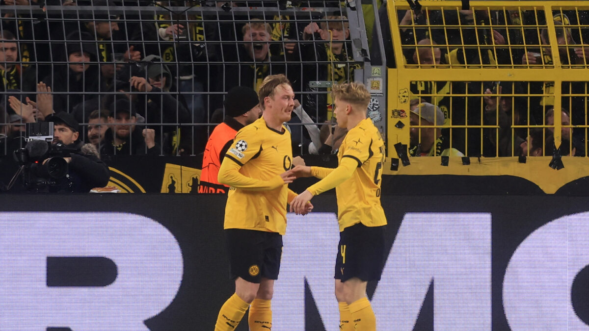 Οι παίκτες της Ντόρτμουντ σε πανηγυρικό στιγμιότυπο