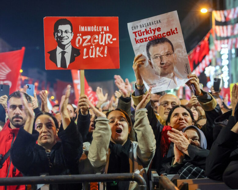 Εκρέμ Ιμάμογλου: Στις 9 Μαρτίου αρχίζει η δίκη του φυλακισμένου δημάρχου Κωνσταντινούπολης