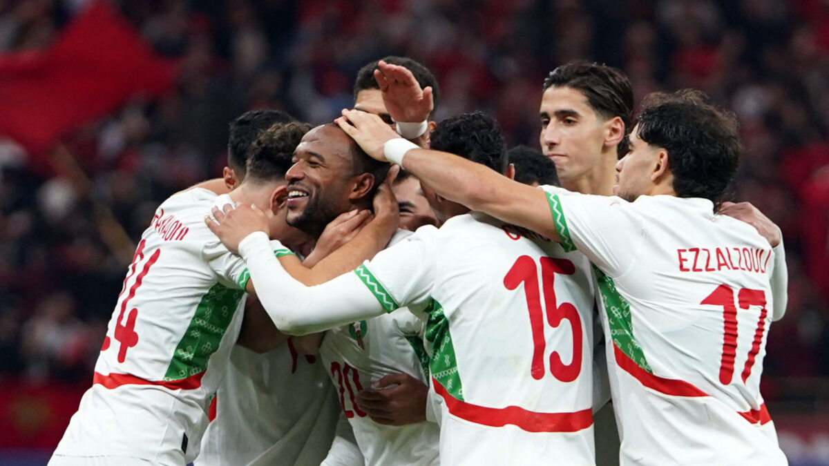 Ο Ελ Κααμπί αποθεώνεται από τους συμπαίκτες του