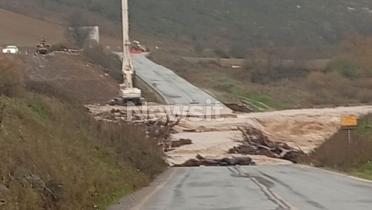 Κακοκαιρία Byron: Υπερχείλισε ο Ενιπέας στη Λάρισα – Μήνυμα του 112 για απομάκρυνση των κατοίκων προς τα Φάρσαλα