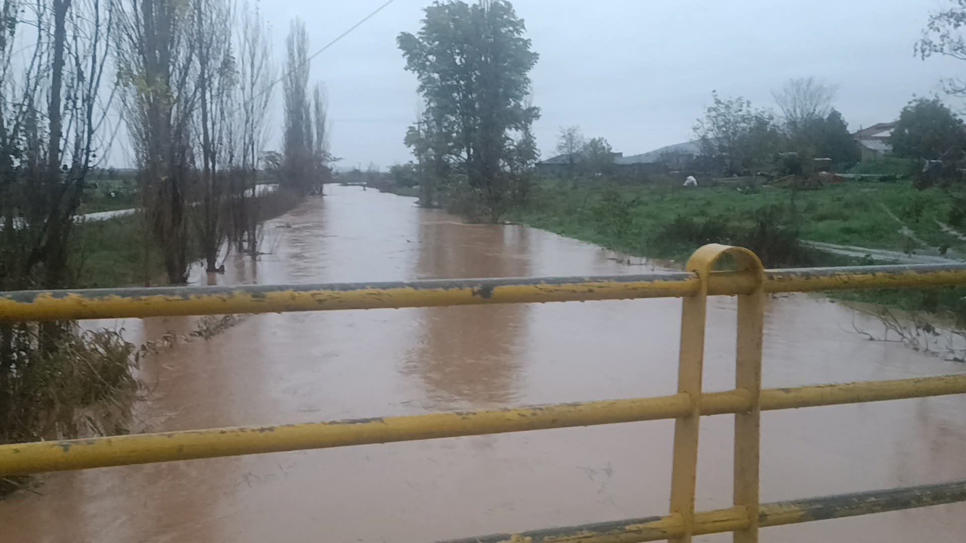 Ο φουσκωμένος ποταμός Ενιπέας