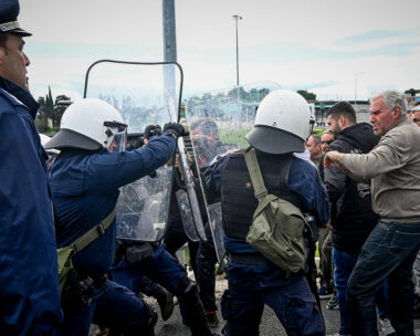 Διαμαρτυρία αγροτών και κτηνοτρόφων της Κορινθίας στον Κόμβο Κιάτου