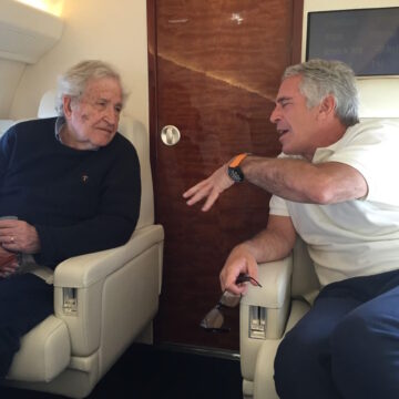 Ο φιλόσοφος Noam Chomsky με τον Έπστάιν