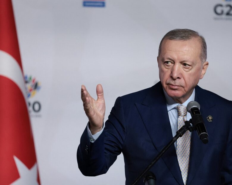 Ερντογάν σε Μαδούρο: Να μείνουν ανοικτοί οι δίαυλοι επικοινωνίας Βενζουέλας και ΗΠΑ