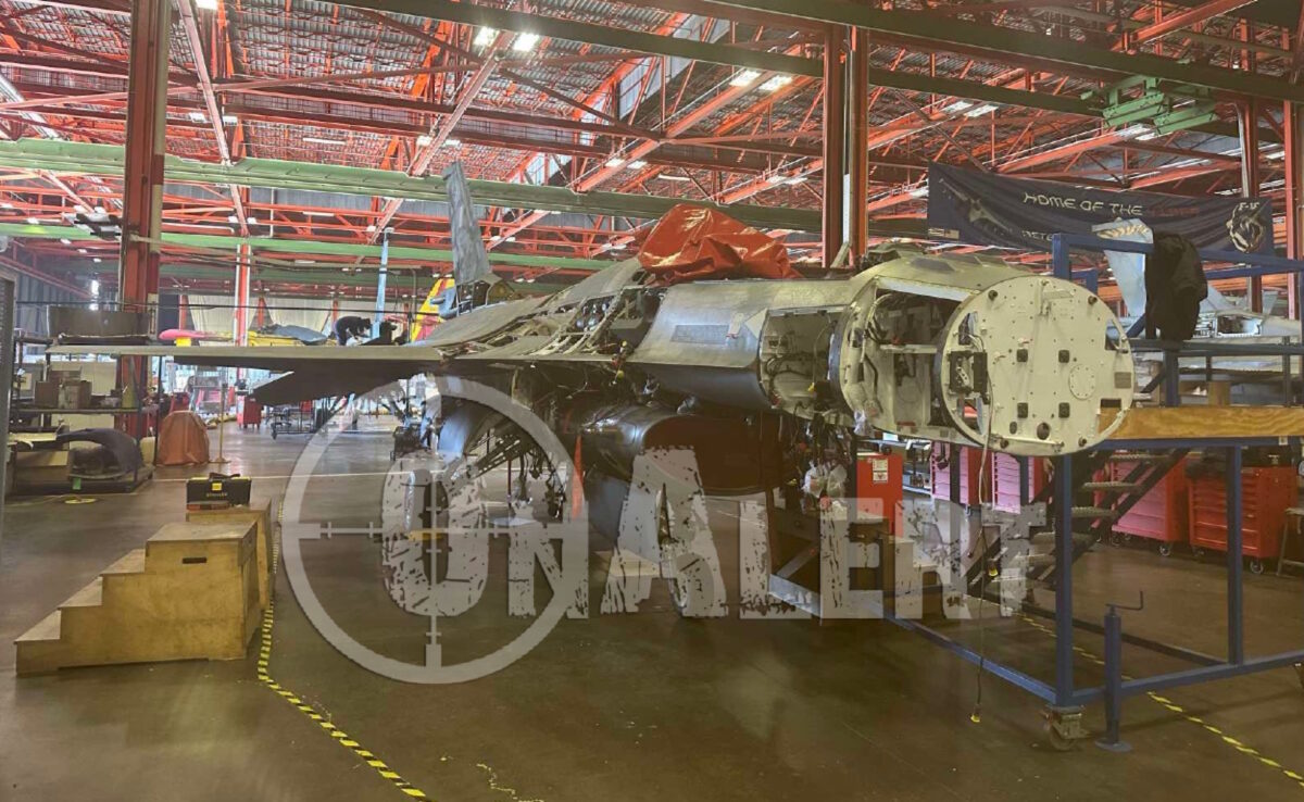 Μαχητικό αεροσκάφος F-16 στις εγκαταστάσεις της ΕΑΒ