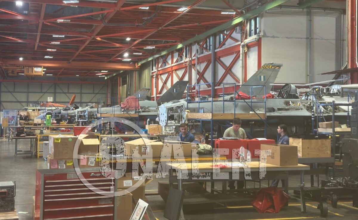 Μαχητικό αεροσκάφος F-16 στις εγκαταστάσεις της ΕΑΒ