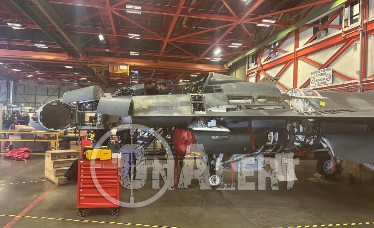 Μαχητικό αεροσκάφος F-16 στις εγκαταστάσεις της ΕΑΒ
