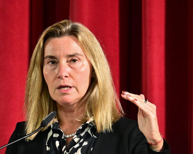 Ελεύθερη η Φεντερίκα Μογκερίνι με κατηγορίες για απάτη και διαφθορά