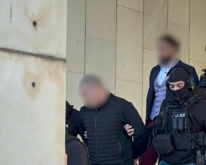 Φοινικούντα: Οδηγούνται στην Ευελπίδων οι δύο συλληφθέντες για τη δολοφονία του ιδιοκτήτη του κάμπινγκ