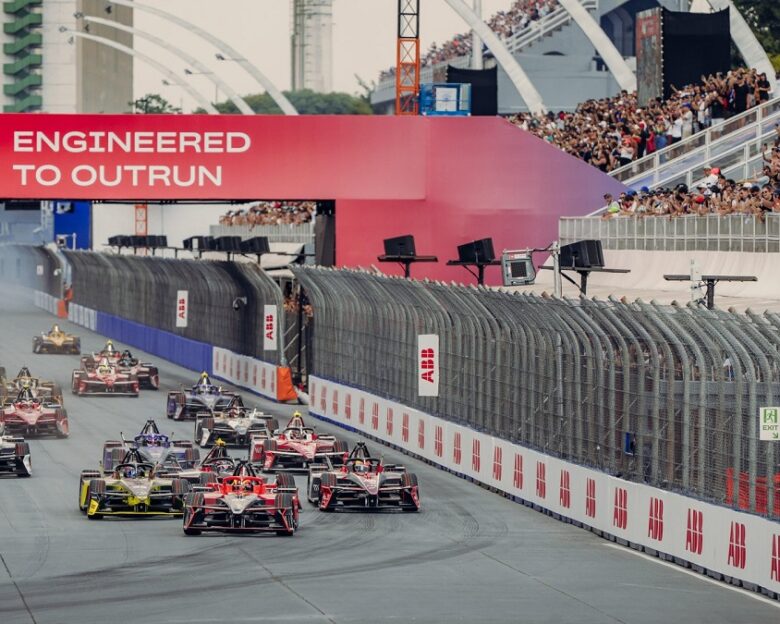 Formula E: Φοβερός πρώτος αγώνας της 12ης σεζόν στη Βραζιλία με απρόοπτα και εκπλήξεις