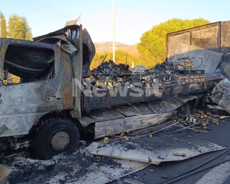 Διακοπή κυκλοφορίας στην Αθηνών – Λαμίας, στα διόδια Αφιδνών: Ξέσπασε φωτιά σε φορτηγό