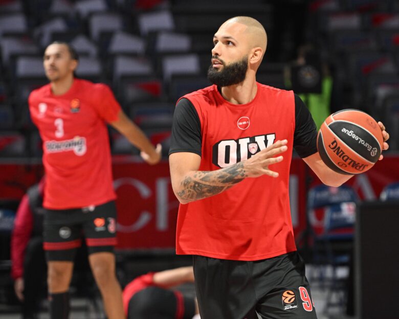 Χωρίς Εβάν Φουρνιέ ο Ολυμπιακός στο ματς με την ΑΕΚ