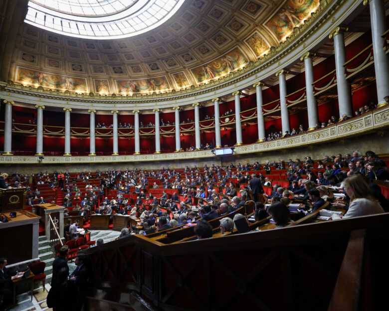 Γαλλία: Πολιτική νίκη για τον Λεκορνί – Η Εθνοσυνέλευση ενέκρινε τον προϋπολογισμό της Κοινωνικής Ασφάλισης για το 2026