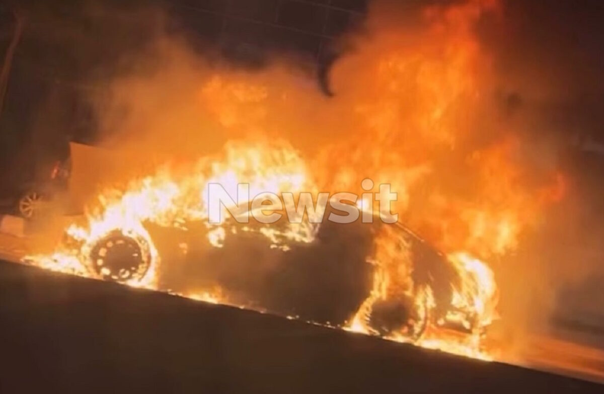 Φωτιά σε αυτοκίνητο στην Κηφισίας