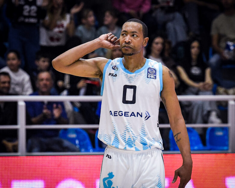 Ο Γκάουντλοκ με τη φανέλα του Κολοσσού Ρόδου