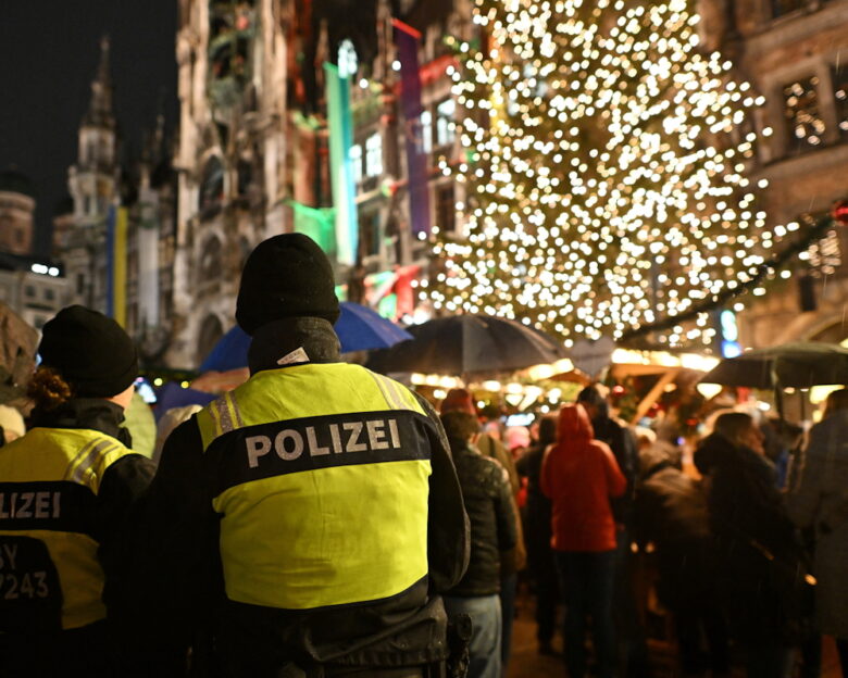 Γερμανία: Επίθεση με μαχαίρι κοντά σε χριστουγεννιάτικη αγορά – Ένας 16χρονος σοβαρά τραυματίας