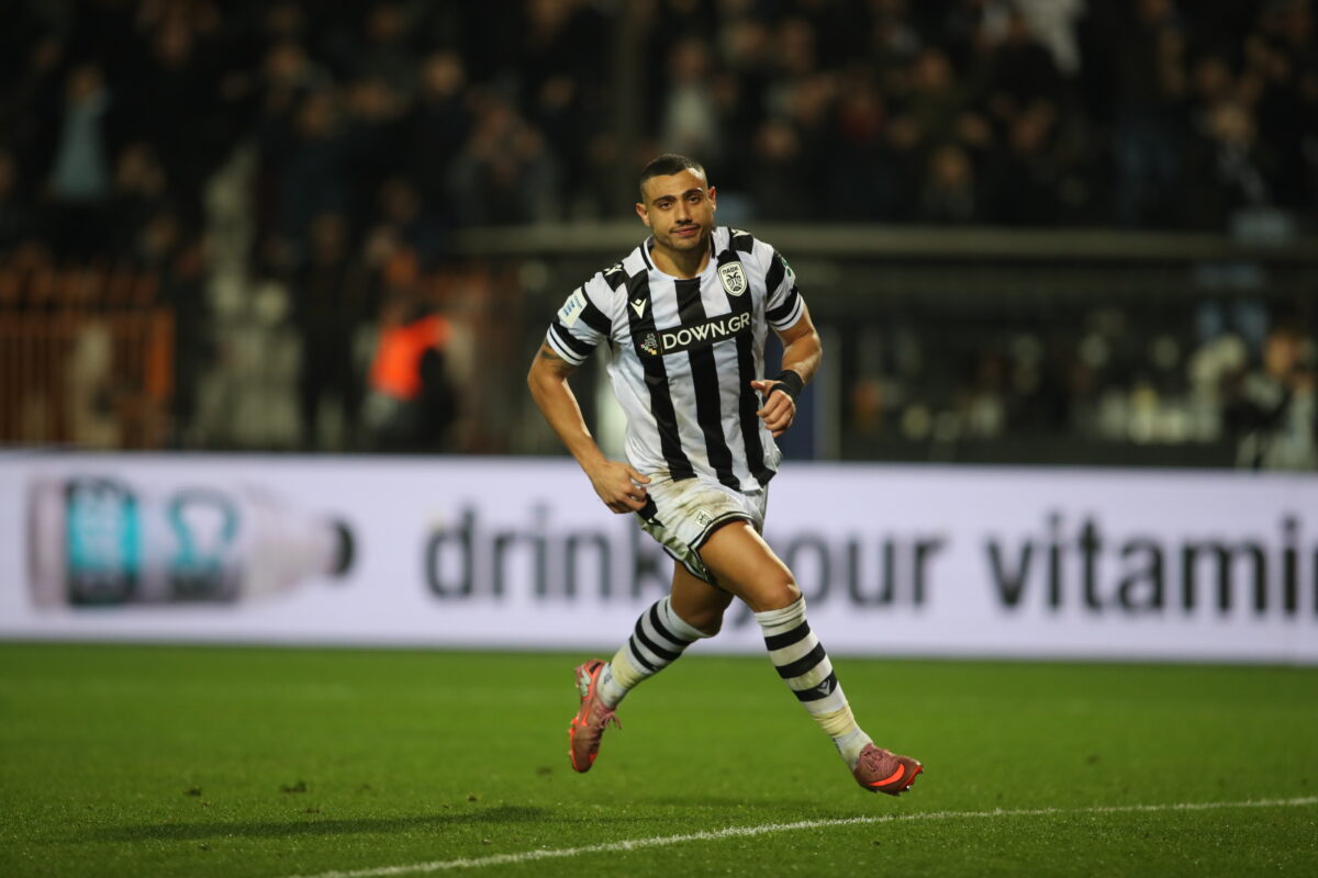 Ο Γιακουμάκης πανηγυρίζει στην Τούμπα