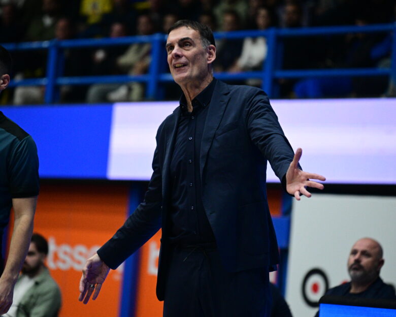 Ο Γιώργος Μπαρτζώκας έπιασε τον Γιάννη Ιωαννίδη και έγραψε ιστορία στον Ολυμπιακό