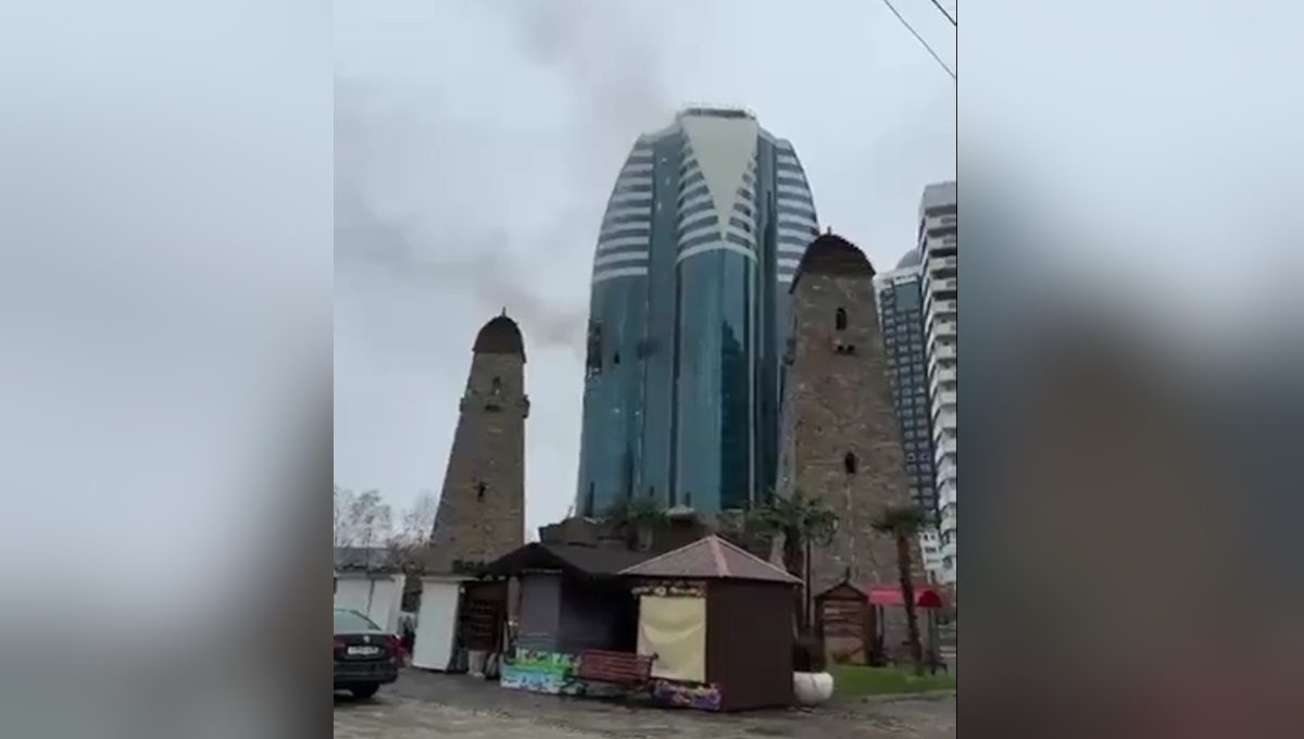 Το κτίριο που υπέστη ζημιές στο Γκρόζνι