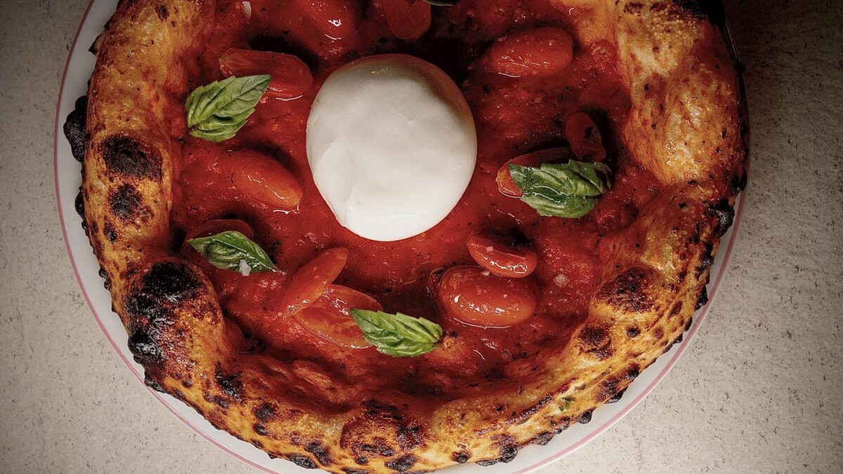 Etien Pizza Bar: η νέα αφήγηση της πίτσας και το event που τη φέρνει στο επίκεντρο