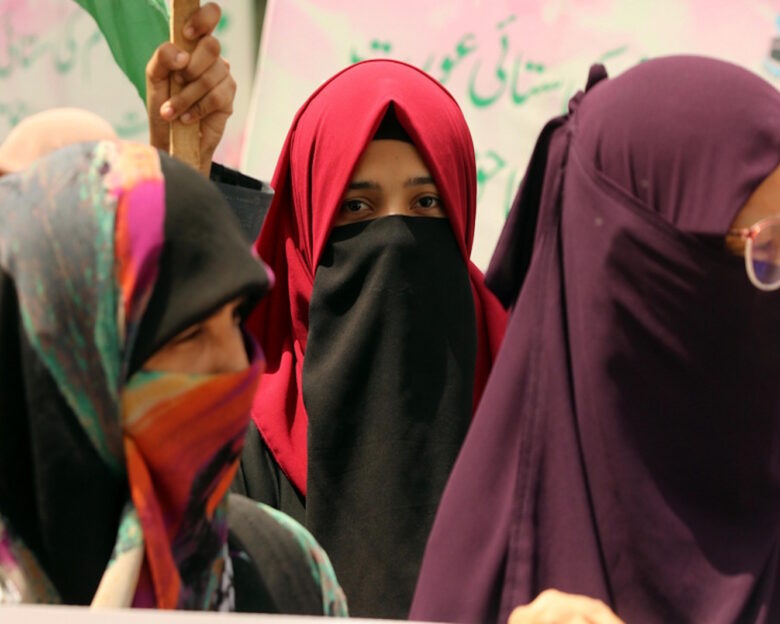 Η Αυστρία απαγορεύει με νόμο την ισλαμική μαντίλα στα σχολεία για κορίτσια κάτω των 14 ετών