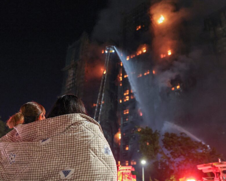 Χονγκ Κονγκ: Έφτασαν τους 159 οι νεκροί από τη φωτιά στους ουρανοξύστες – Ενός έτους το νεότερο θύμα
