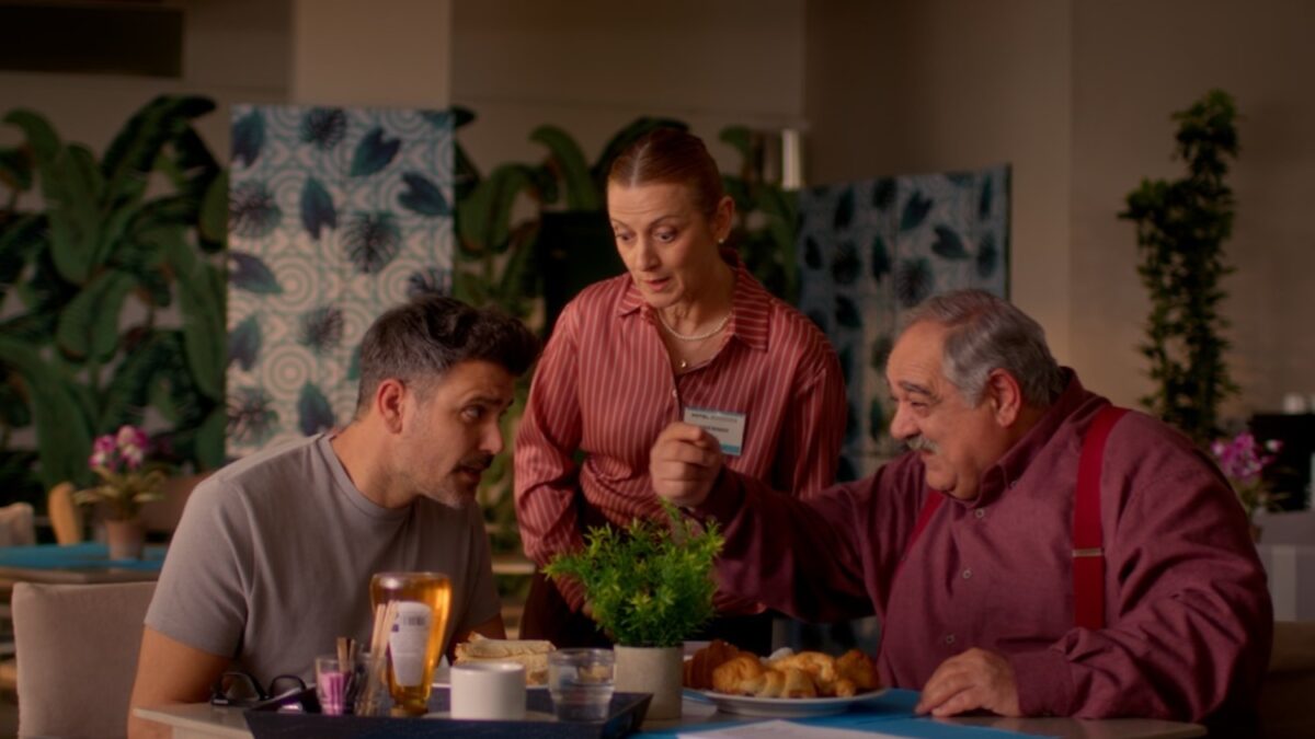 Hotel Elvira – επόμενο επεισόδιο: Η Ελβίρα συγκρούεται με τον Γιάννη για τη θέση του προέδρου στην Ένωση Ξενοδόχων