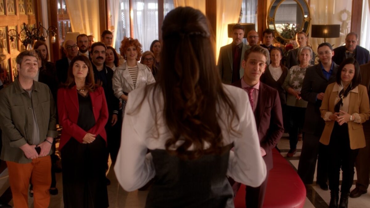 Hotel Elvira – επόμενο επεισόδιο: Η Ελβίρα μαθαίνει πως ο Χάρι μένει κρυφά στο ξενοδοχείο του Παντελή