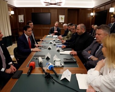 Συνάντηση αντιπροσωπειών ΗΠΑ και Ουκρανίας