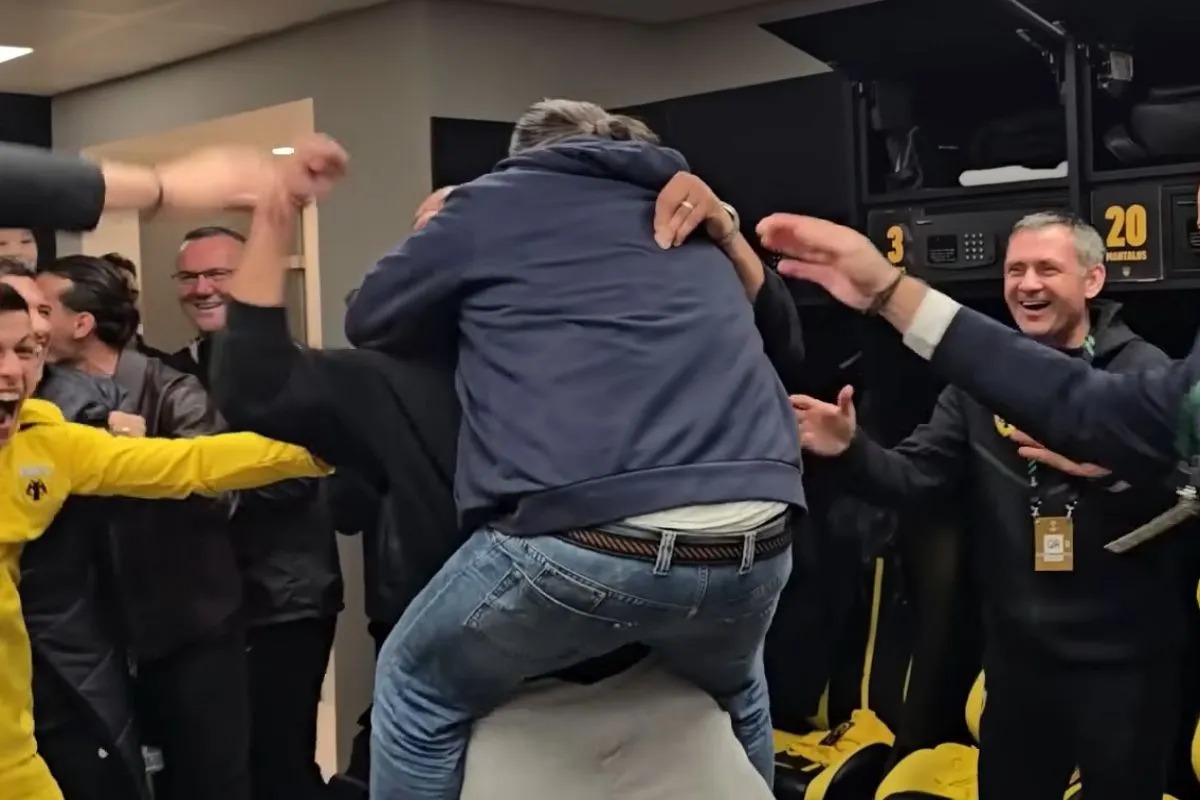 Χαμός στα αποδυτήρια της ΑΕΚ με τον Super Mario Ηλιόπουλο: Οι μυθικές ατάκες, το πριμ και το ξέσπασμα του ισχυρού άνδρα της Ένωσης