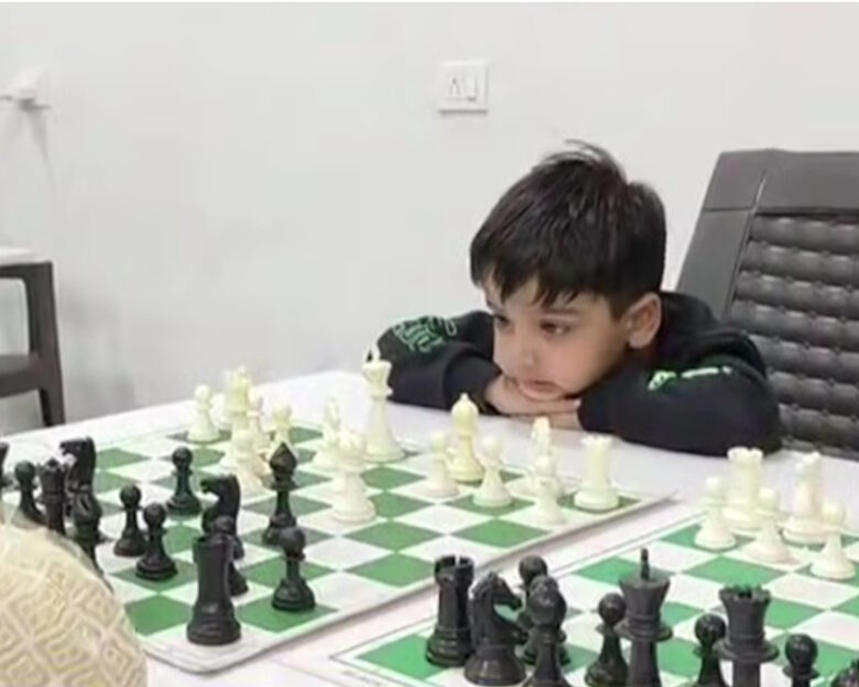 Ινδία: Παιδί «θαύμα» 3 ετών γίνεται ο νεότερος σκακιστής που κατατάσσεται ποτέ από τη FIDE