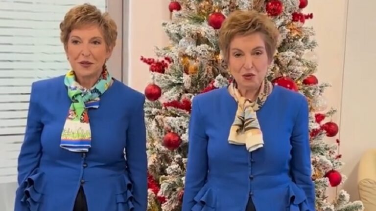 Η Ιωάννα Μάνδρου (δεξιά) και η Χριστίνα Μάνδρου (αριστερά) στα γραφεία του MEGA