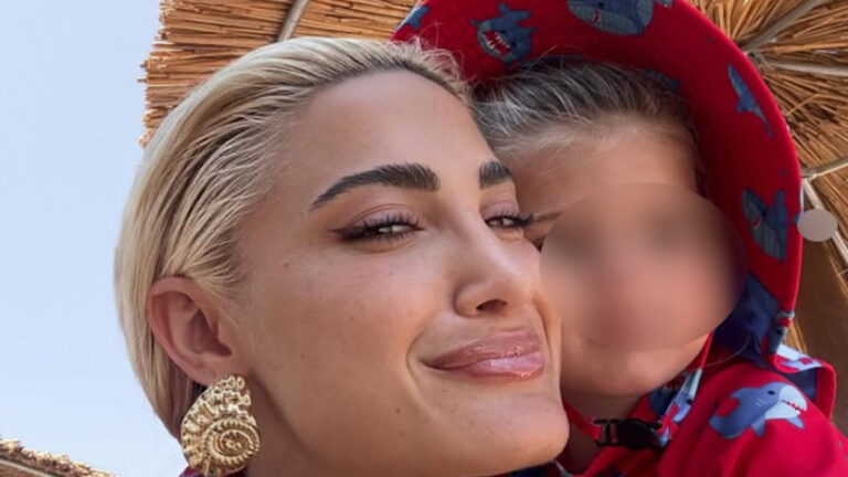 Η Ιωάννα Τούνη με τον γιο της