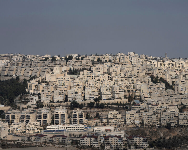 Το Ισραήλ προχωρά σε νέα επέκταση οικισμών με 764 κατοικίες στη Δυτική Όχθη