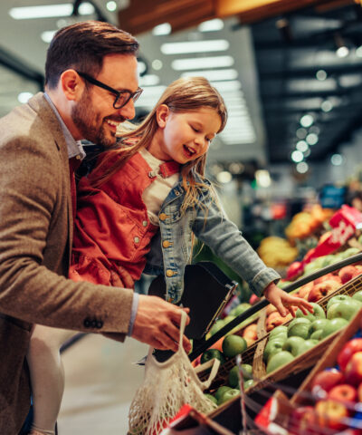 Κοτόπουλο αυγολέμονο με σελινόριζα και νηστίσιμη χορτόπιτα ξεχωρίζουν στο μενού της επόμενης εβδομάδας