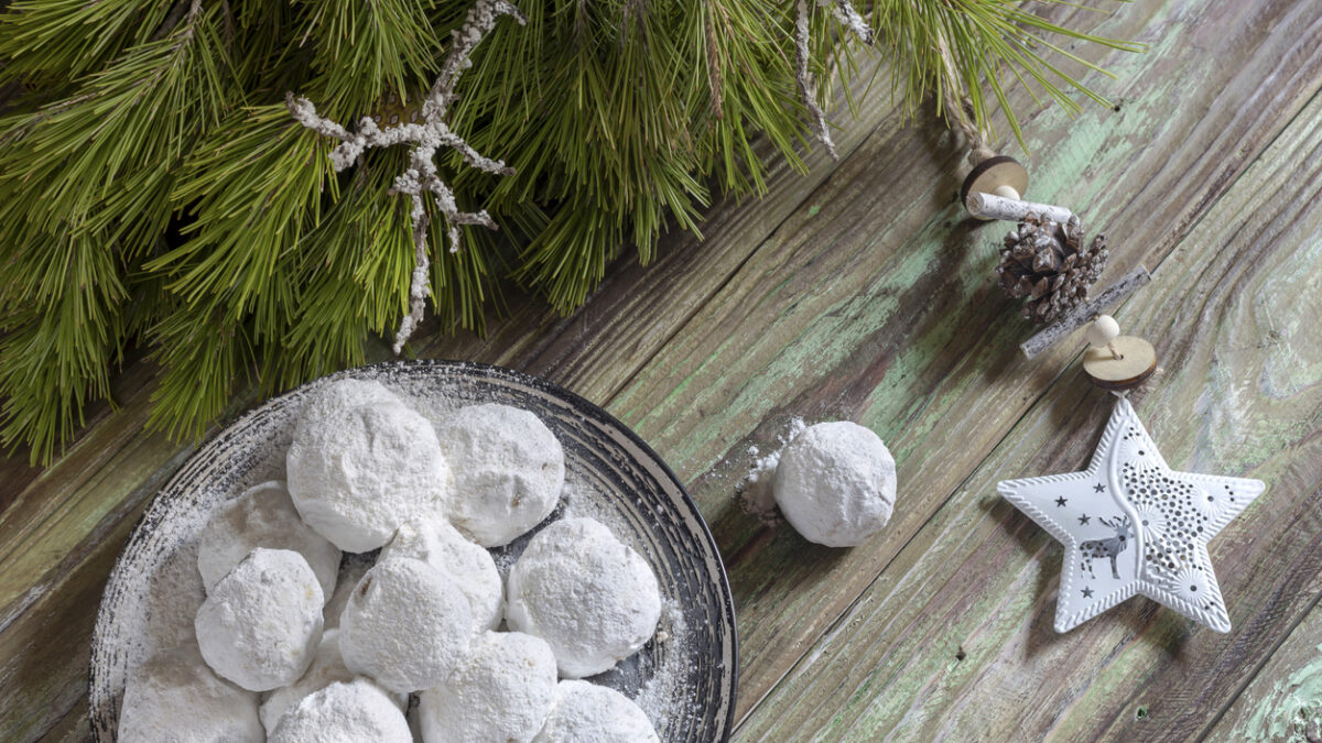 Κουραμπιέδες με αμύγδαλο