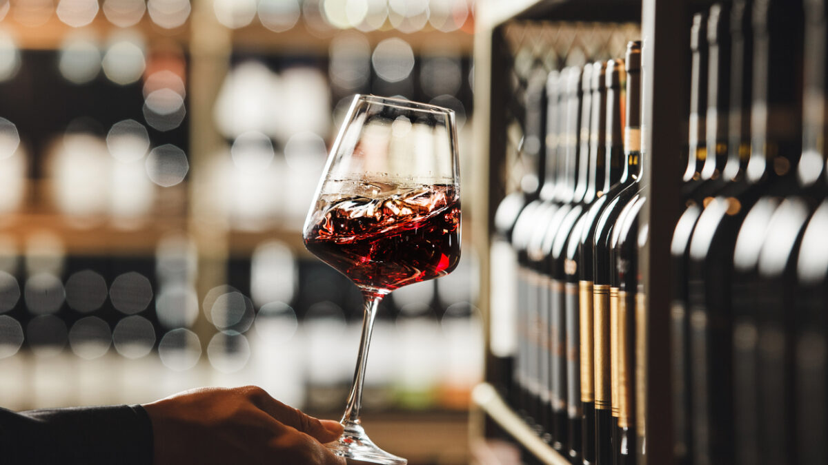 Ο Jan Konetzki, wine director στο Four Seasons Astir Palace Hotel Athens, προτείνει τα αγαπημένα του γιορτινά wine pairings