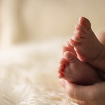 Θρίλερ με μωρό 5 μηνών που ξεψύχησε στο κρεβάτι των γονέων του – «Ξυπνήσαμε και βρήκαμε την μικρή παγωμένη»