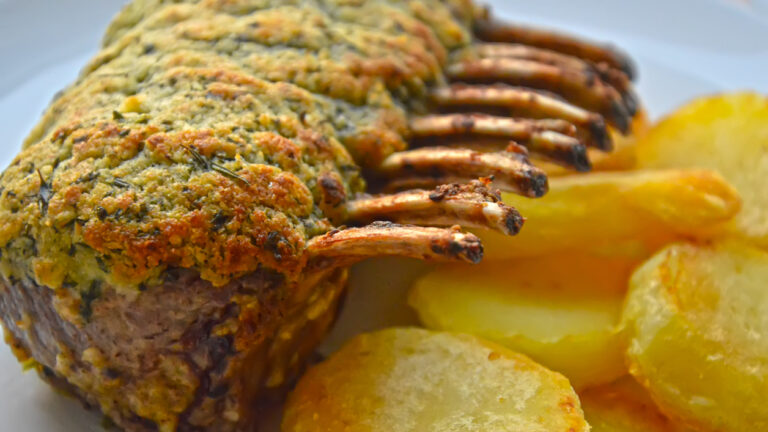 Κατσικάκι με κρούστα γιαουρτιού