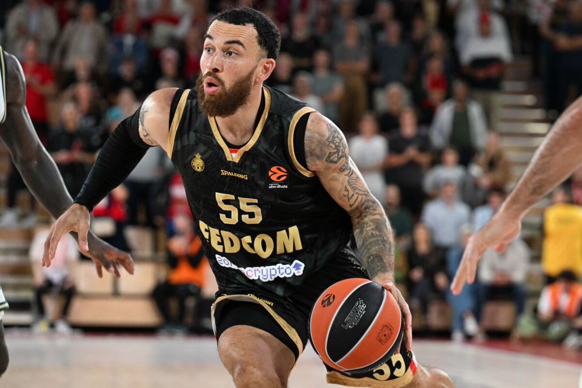 Ο Μάικ Τζέιμς σε αγώνα της Μονακό (EUROKINISSI)